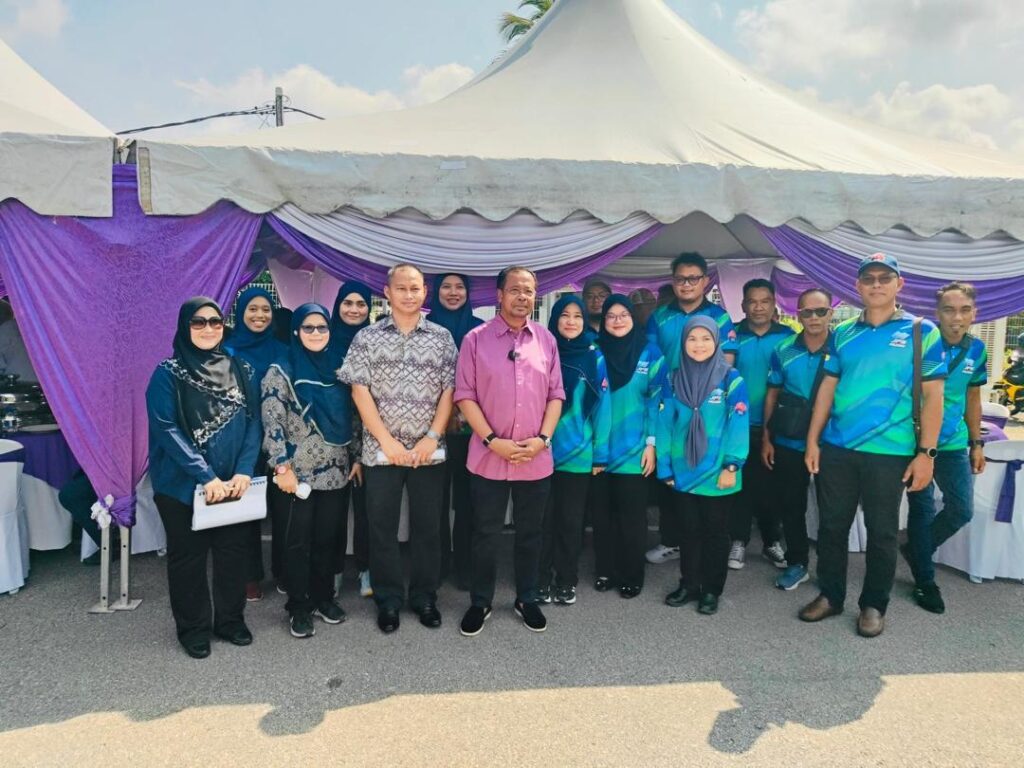 LAWATAN PEMANTAUAN PROJEK PEMBANGUNAN OLEH YB TIMBALAN MENTERI KEMENTERIAN PERALIHAN TENAGA DAN TRANSFORMASI AIR KE DAERAH MUAR